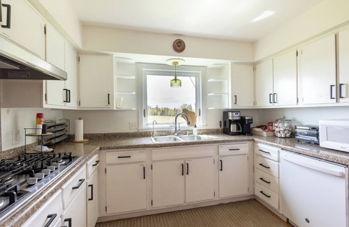 Brule House | Brule River Secluded Getaway Hot Tub Firepit Pet-Friendly Private Yard