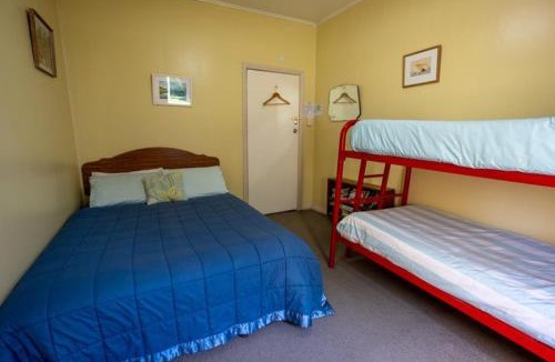 Taylorville Hostel | Brunnerton Lodge and Backpackers
