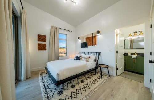 Hatch House | Brycegate Retreat. Stunning Views. Modern Comforts.