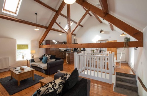 Caergeiliog House | Bryn Lon: 3-Bed Cottage in Caergeiliog | Managed by Anglesey Holiday Lettings