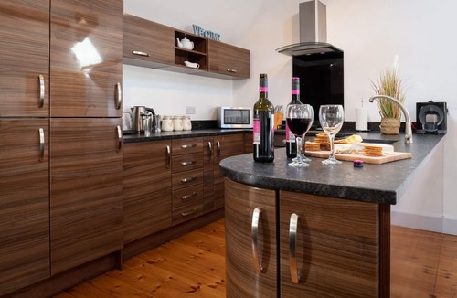 Caergeiliog House | Bryn Lon: 3-Bed Cottage in Caergeiliog | Managed by Anglesey Holiday Lettings