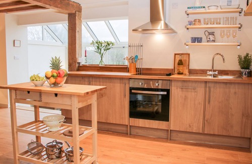 Hopton Castle Cottage | BRYNLIKKY COTTAGE, family friendly, with hot tub in Bucknell