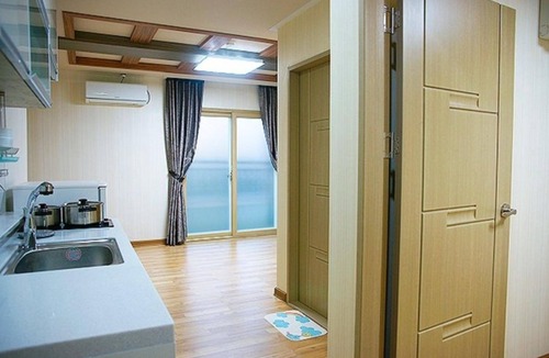 Chungmak-tong House | Buan Lavender Pension