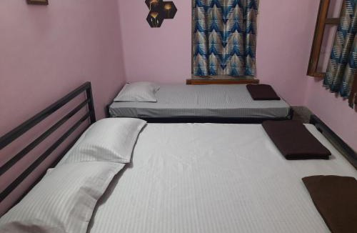 Kalighat Hostel | Bubble Beds