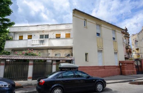 Bucharest City-Centre Apartment | Bucharest City Center Villa - Shabbat Friendly