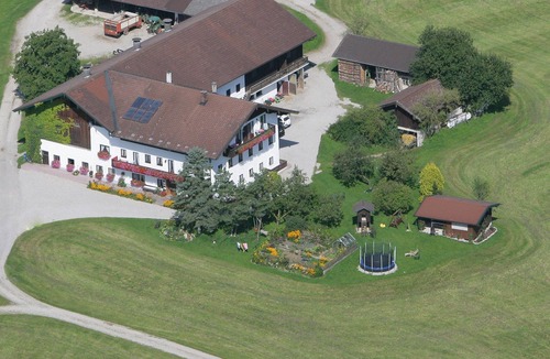 Eggstatt House | Bucherhof idyllic single location near the forest with its own lake, pure nature.