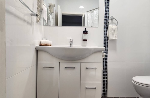 Gloucester Hotel | Bucketts Way Motel
