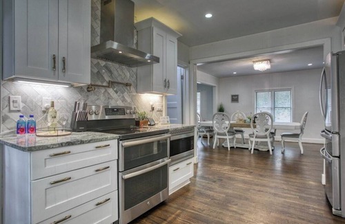 North Buckhead House | Buckhead Chateau Message Now for Summer Special