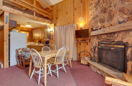 Stambaugh Cabin | 'Buckhorn' - Slopeside Iron River Cabin w/Sauna