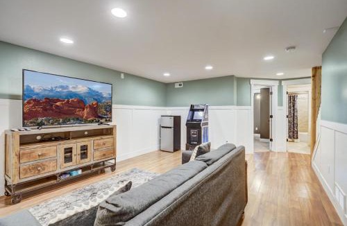 Monument House | Buckskin Hideaway Hiking & Biking Trails BBQ