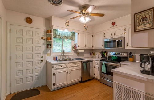 Todd Cabin | Bucky's Hideaway: Gated, private New River access