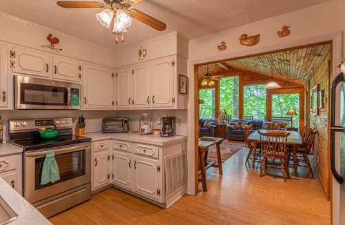 Todd Cabin | Bucky's Hideaway: Gated, private New River access