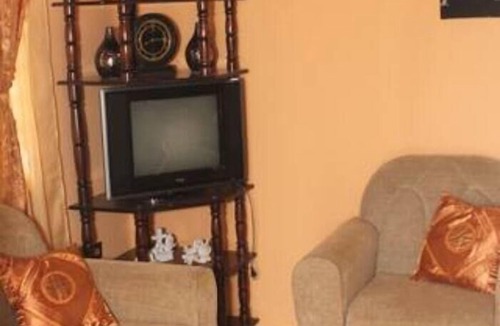 Old Road Town Apartment | Budget accommodation with scenic views and a relaxing environment.
