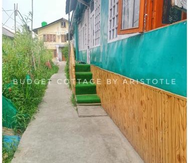 Dal Lake Bed & Breakfast | Budget Cottage By Aristotle