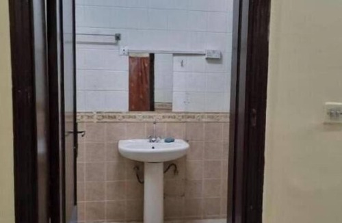 Al Ain Apartment | Budget Double Room 2