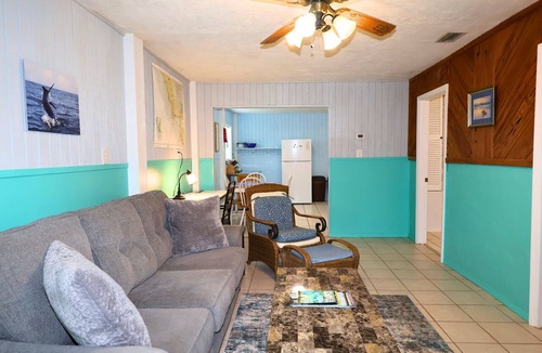 Cedar Key Apartment | Budget Friendly Apartment with Ample Boat Parking!