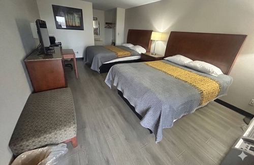 Greenville Hotel | Budget-Friendly Greenville Stay | Free Parking | Near Downtown Greenville