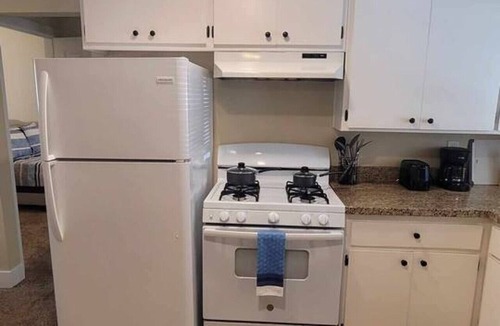 Paso Robles Cottage | Budget-Friendly Home/Steps to Market-Walk/Downtown/Mid State Fair