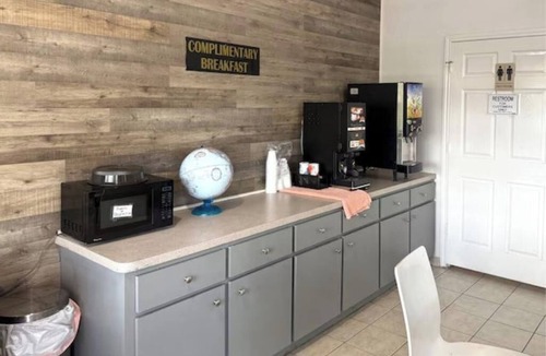 Greater Greenspoint Hotel | Budget-Friendly King Room | Thorne Stadium - 1.5 miles & IAH Airport -6.8 miles