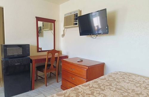 Pharr Hotel | Budget-Friendly Pharr Stay with Free Wi-Fi & Easy Access to McAllen Airport