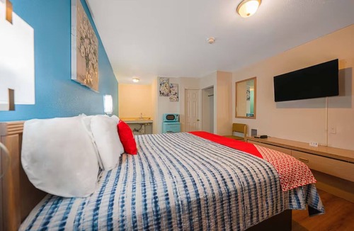 Larkspur Hotel | Budget-Friendly Room Close to Bend’s Scenic Outdoor Attractions