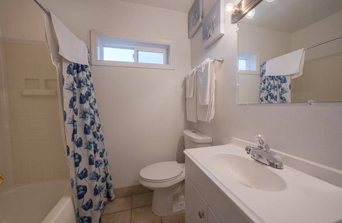Larkspur Hotel | Budget-Friendly Room Close to Bend’s Scenic Outdoor Attractions