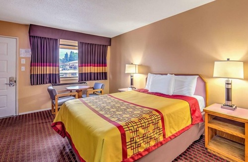 Ashland Hotel | Budget-friendly Stay in Oregon Near Oregon Shakespeare Festival | Free Parking