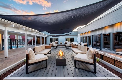 Kennewick Hotel | Budget-Friendly Stay in Washington! Outdoor Pool, Free Parking, Pets Allowed