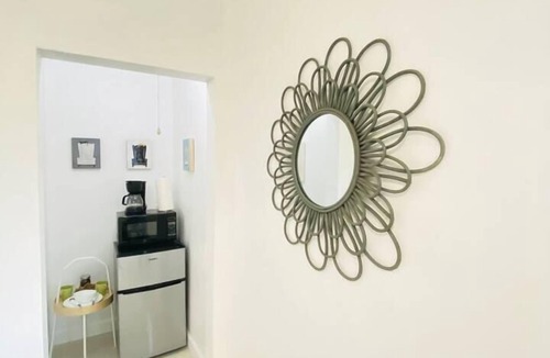 East Little Havana Apartment | Budget Friendly Studio 1 block from Calle 8