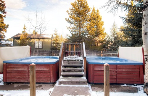 Breckenridge Condo | Budget-Friendly Top Floor Unit in Downtown - Walk to Shopping/Dining | PM7B