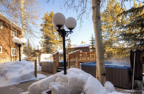 Breckenridge Condo | Budget-Friendly Top Floor Unit in Downtown - Walk to Shopping/Dining | PM7B