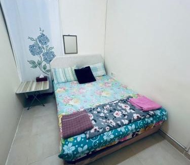 Al Ain House | Budget Hostel Rooms
