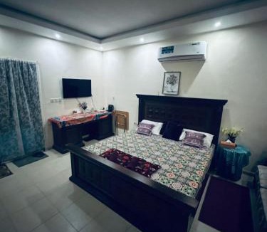 Al Ain House | Budget Hostel Rooms