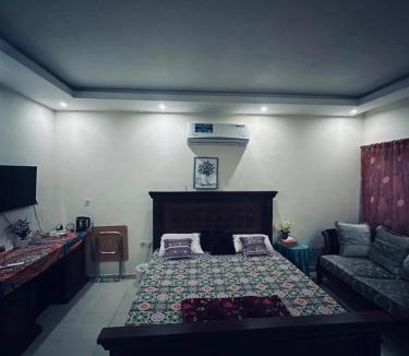 Al Ain House | Budget Hostel Rooms