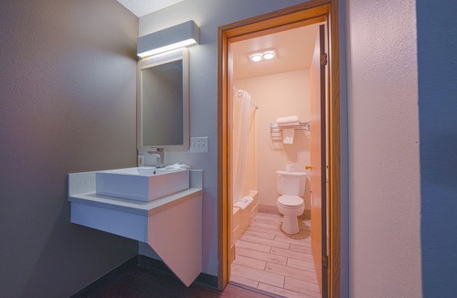 Gladstone Hotel | Budget Inn Gladstone By OYO - Portland/Clackamas