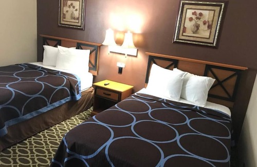 Marinette Hotel | Budget Inn Marinette