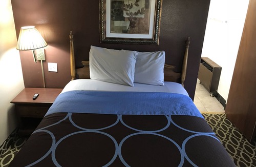 Marinette Hotel | Budget Inn Marinette