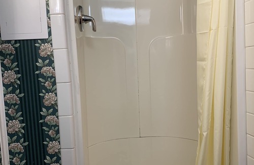 Rostraver Hotel | Budget Inn