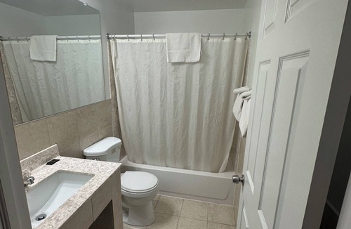 Cambridge Hotel | Budget Inn