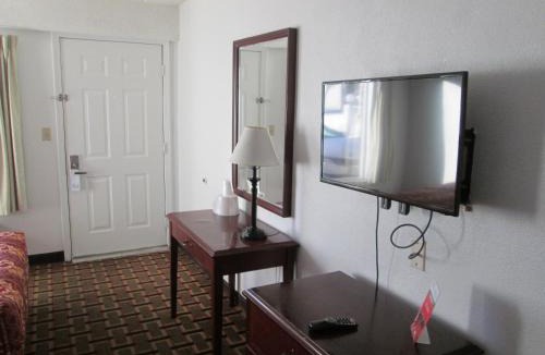 Cocoa West Hotel | Budget Inn