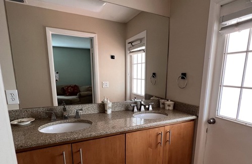 Palm River Estates House | Budget & Pet Friendly 3/2 - Close to Everything