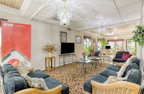 Grenada Hotel | Budget Stop in Grenada w/Nearby Dining, King Bed & Pet-Friendly Stay