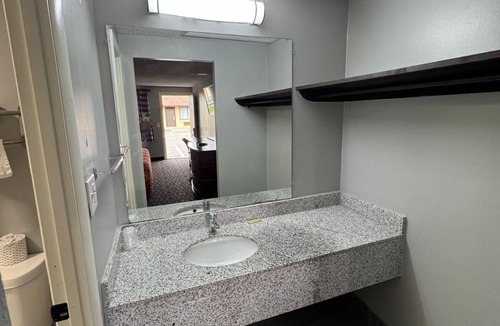 Columbus Hotel | Budgetel Inn & Suites