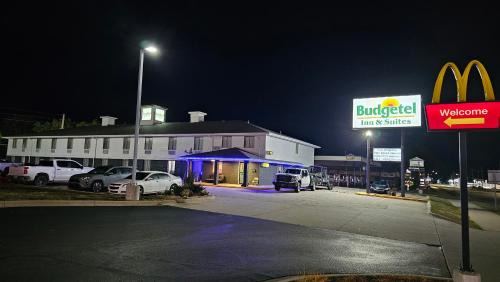 Fort Scott Hotel | Budgetel inn & Suites