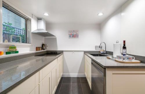 West Side Apartment | BudgetWise Semi-Basement near Airport, UBC, Downtown in Vancouver