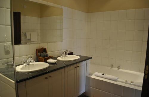 Magaliesberg Hotel | Budmarsh Country Lodge