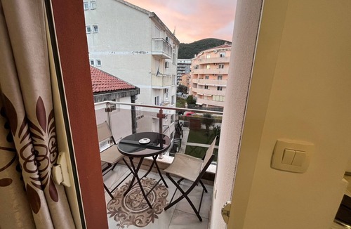 Podmaine Apartment | Budva Center Kitchen Studio Apartment