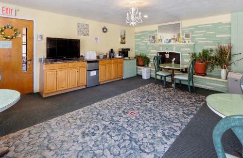 Delhi Hotel | Buena Vista Inn Motel
