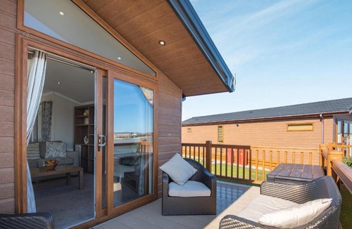 Addlethorpe House | Buff Lake - Uk37725