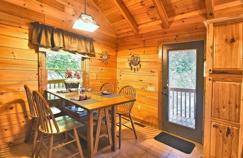 Clyde Cabin | 🦬 Buffalo Bungalow.Couples Only: sauna, massage table & much more!